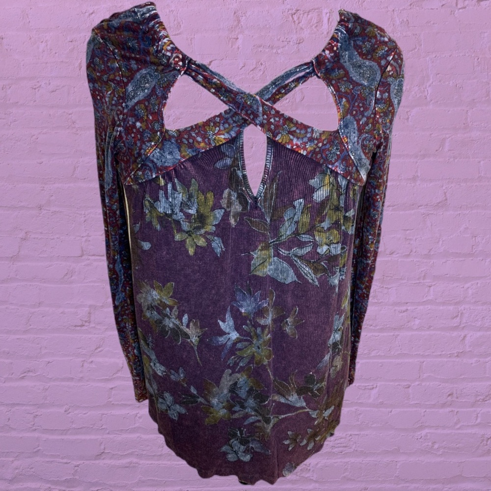 🔮 “Gimmicks” by BKE Purple Long Sleeve Blouse with Front & Back Cutouts 🍂